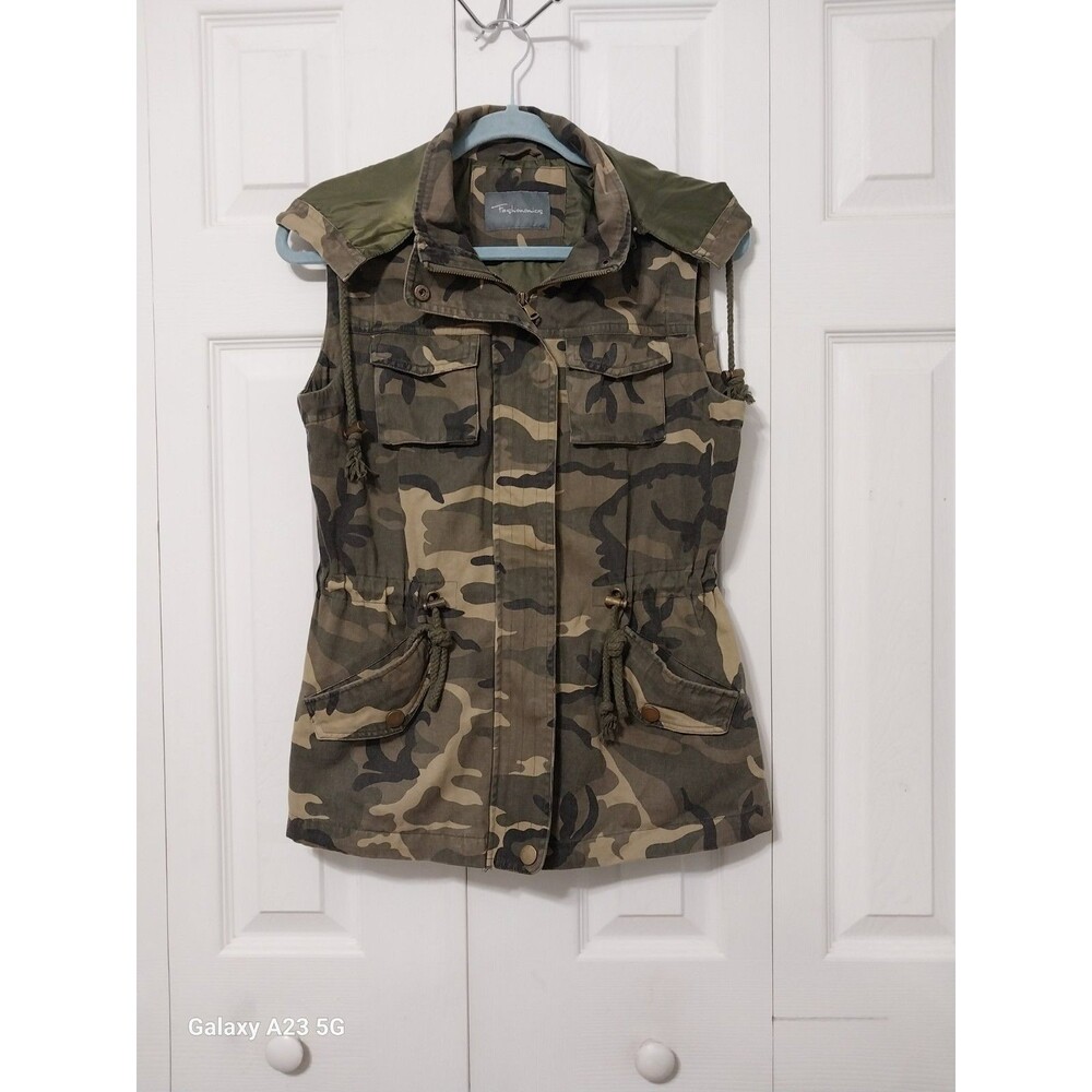 Womans Camo Utility Vest with Removable Hood Kahki Green Size Small